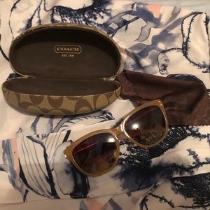 Coach sunglasses 😎